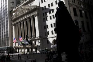 Dow Jones sụt 600 điểm sau báo cáo đáng thất vọng từ JPMorgan
